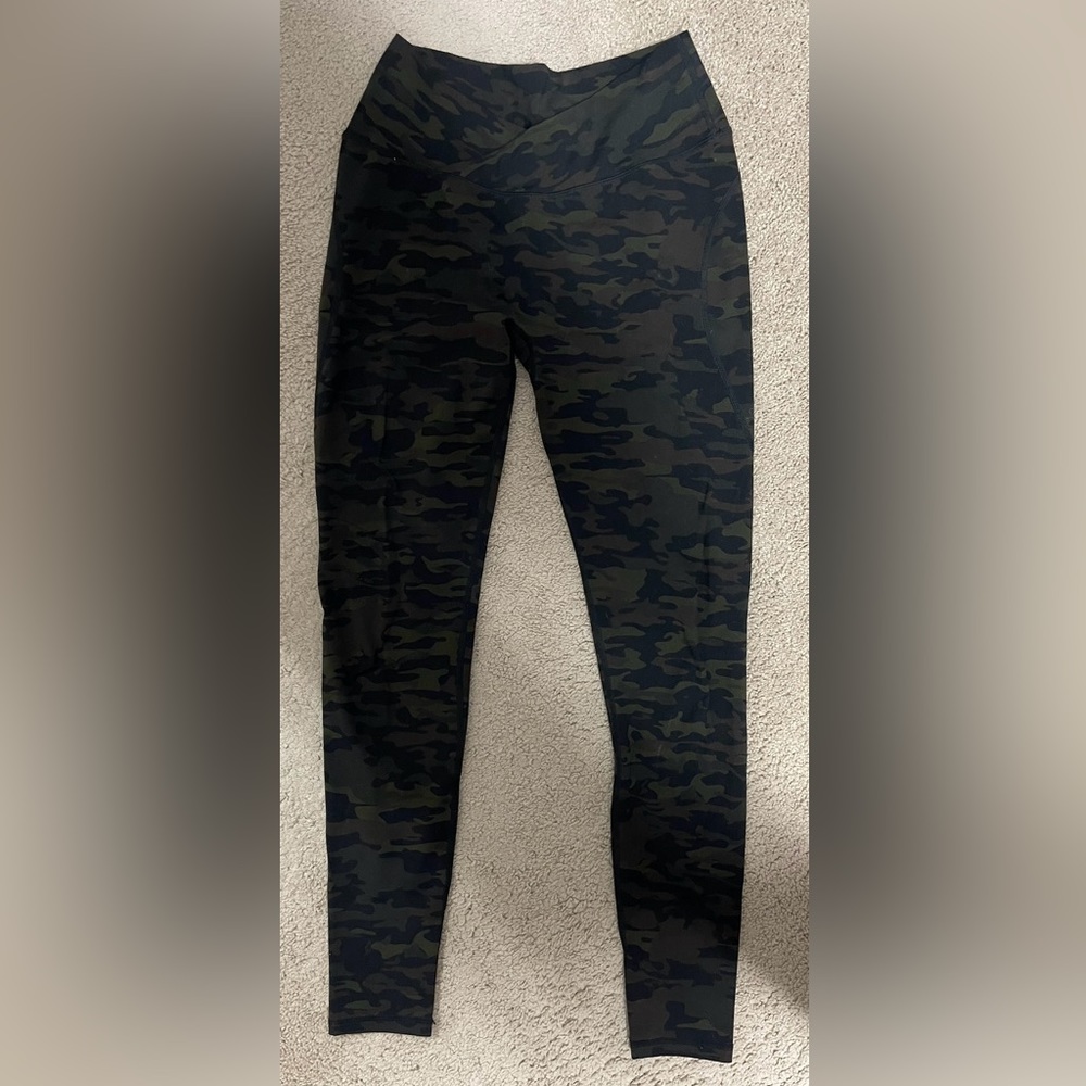 Alphalete Crossover Waist Camo Leggings - Size M